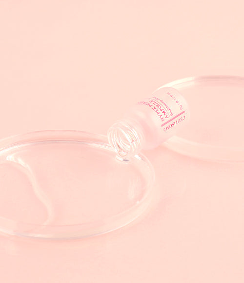 Ceutisome Hyper Pigment Fusion Shot vials in use on the face / Ceutisome Hyper Pigment Fusion Shot 安瓶使用示範