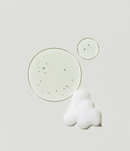 Acell Moisture Kit fluid and serum textures side by side / Acell Moisture Kit 精華液同啫喱精華質地對照