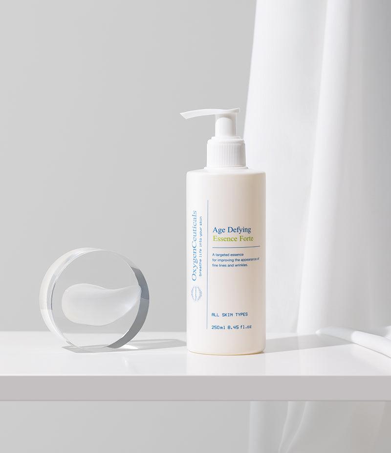 Age Defying Essence Forte concept shot with anti-aging line / Age Defying Essence Forte 抗齡系列概念圖