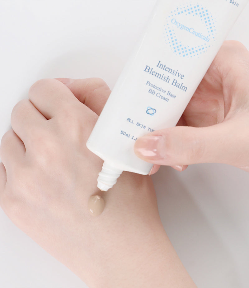 Intensive Blemish Balm BB cream texture swatch on skin / Intensive Blemish Balm 質地試色特寫