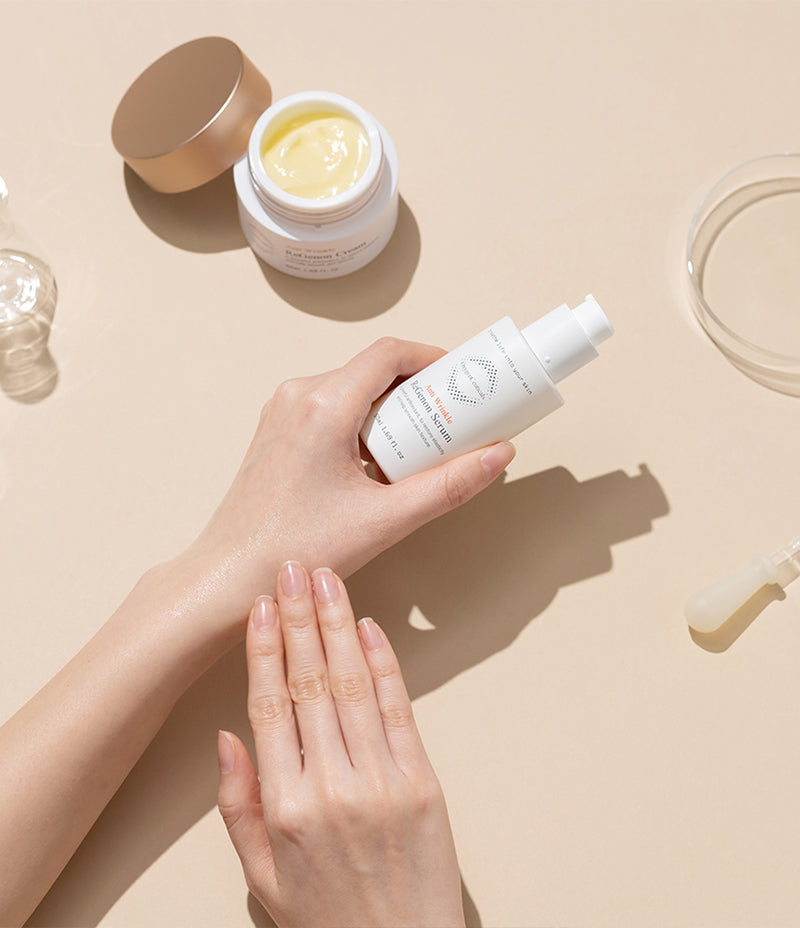 Hand dispensing ReGenon Serum showing cushiony texture / 手背示範 ReGenon Serum 精華質地